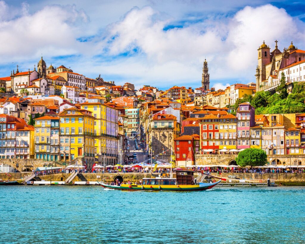 dest_portugal_porto_douro-river_gettyimages-698822614_universal_within-usage-period_46109-1640x1312